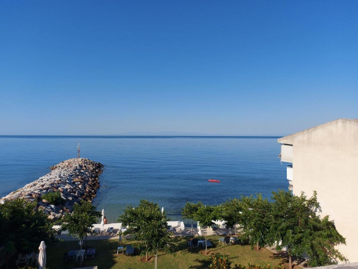 Pansion Alexandros By The Sea Lejlighedshotel Nea Skioni Eksteriør billede